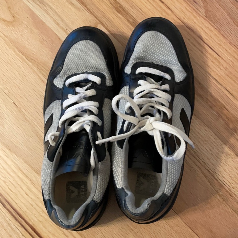 Veja - size 9 (40) - used condition